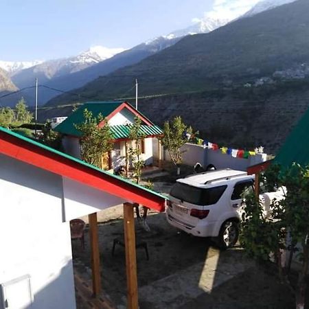 Flying Monk Huts & Restaurant Bed and Breakfast Kyelang Buitenkant foto